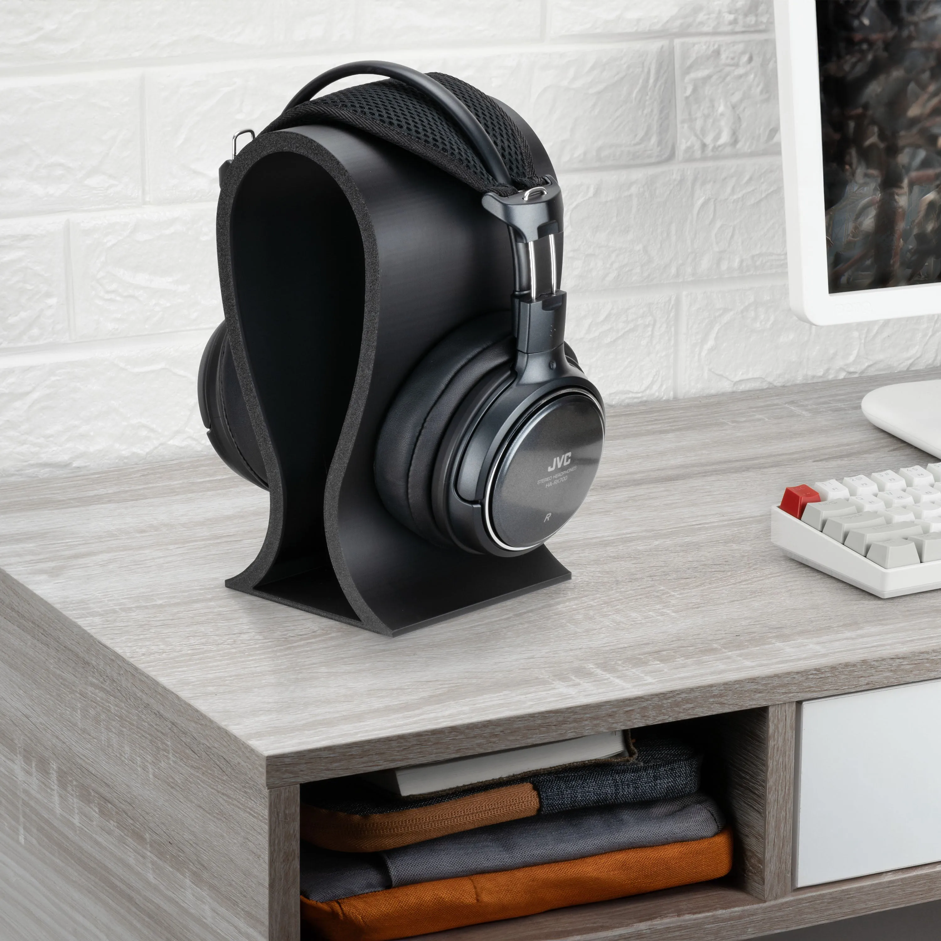 The BMEGA Headphone Stand - Suitable for All Headsets